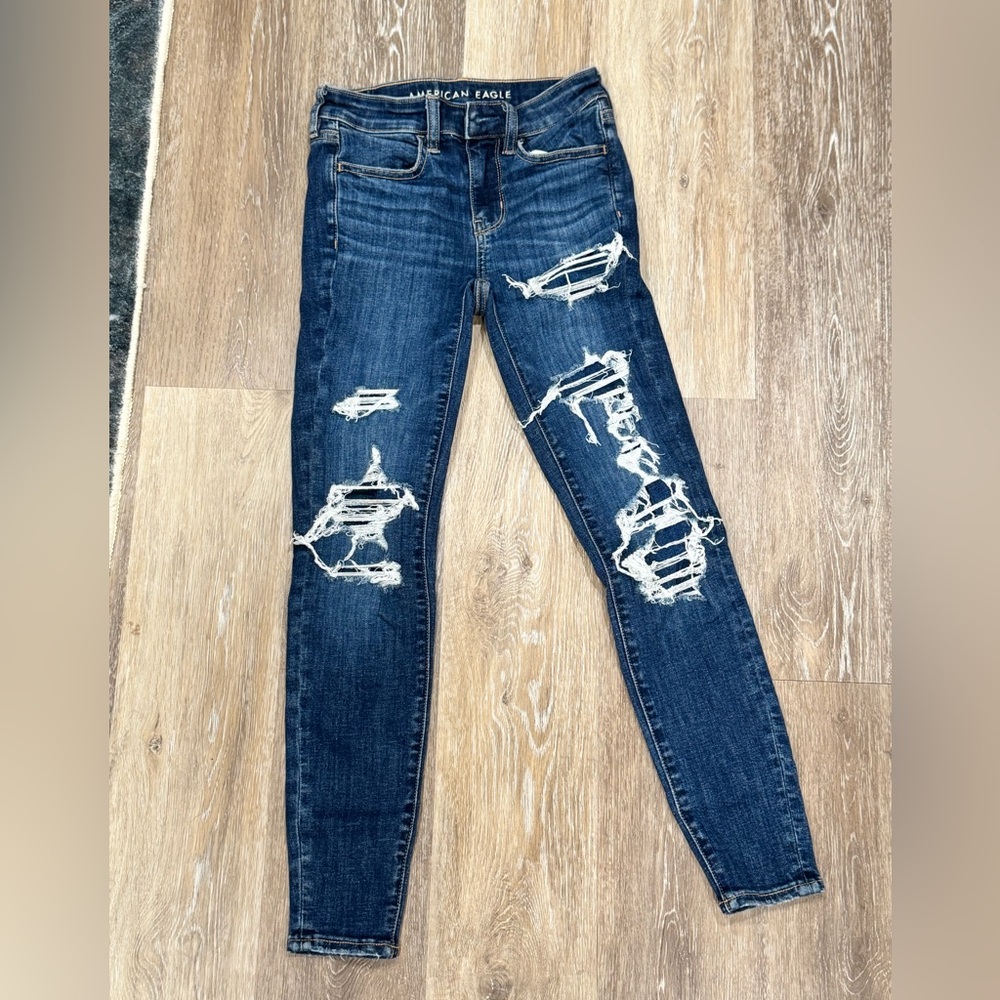 American Eagle Outfitters Ripped Dark Blue Skinny Jeans • 00 Short